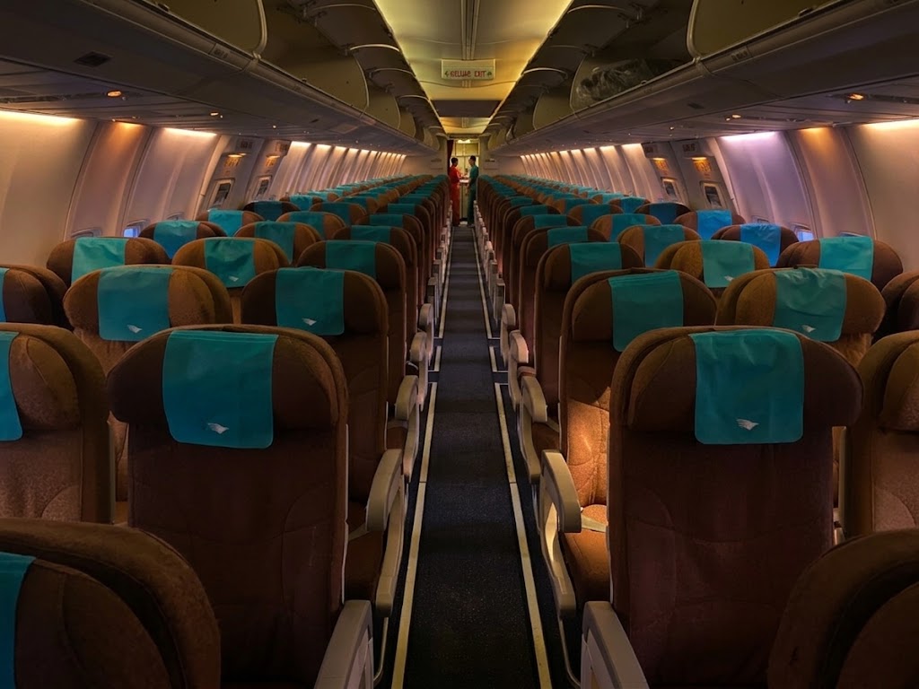 Garuda Indonesia Boeing 737-800 Economy cabin