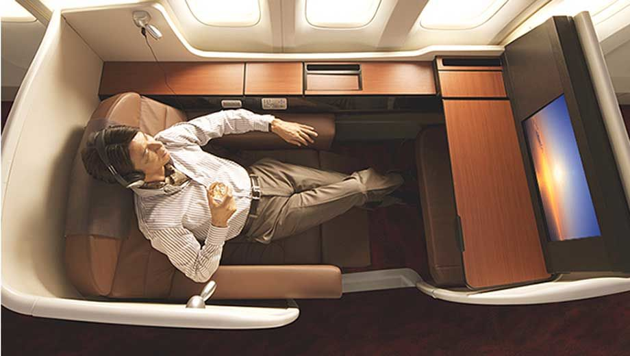 Japan Airlines 777-300ER Sky Suite Business Class Apex Suite