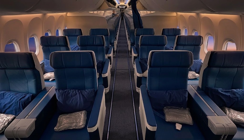Malaysia Airlines Boeing 737 MAX 8 economy cabin