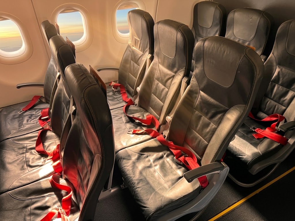 Pegasus Airlines Airbus A320 economy cabin