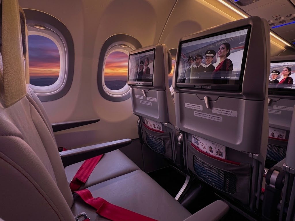 Royal Jordanian A321 economy cabin