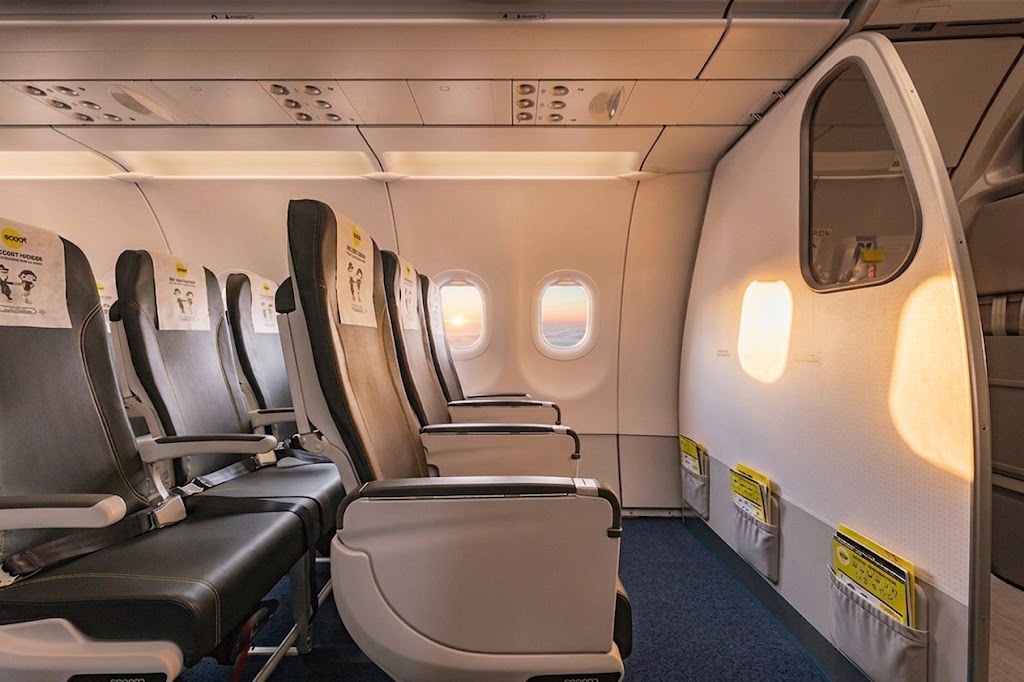 Scoot A321neo economy cabin at an overwing exit