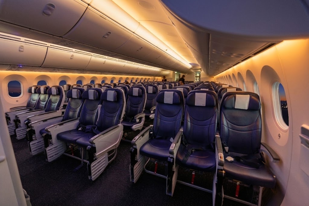 TUI Boeing 787-9 economy cabin