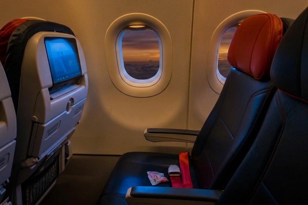 Turkish Airlines Airbus A320 economy cabin